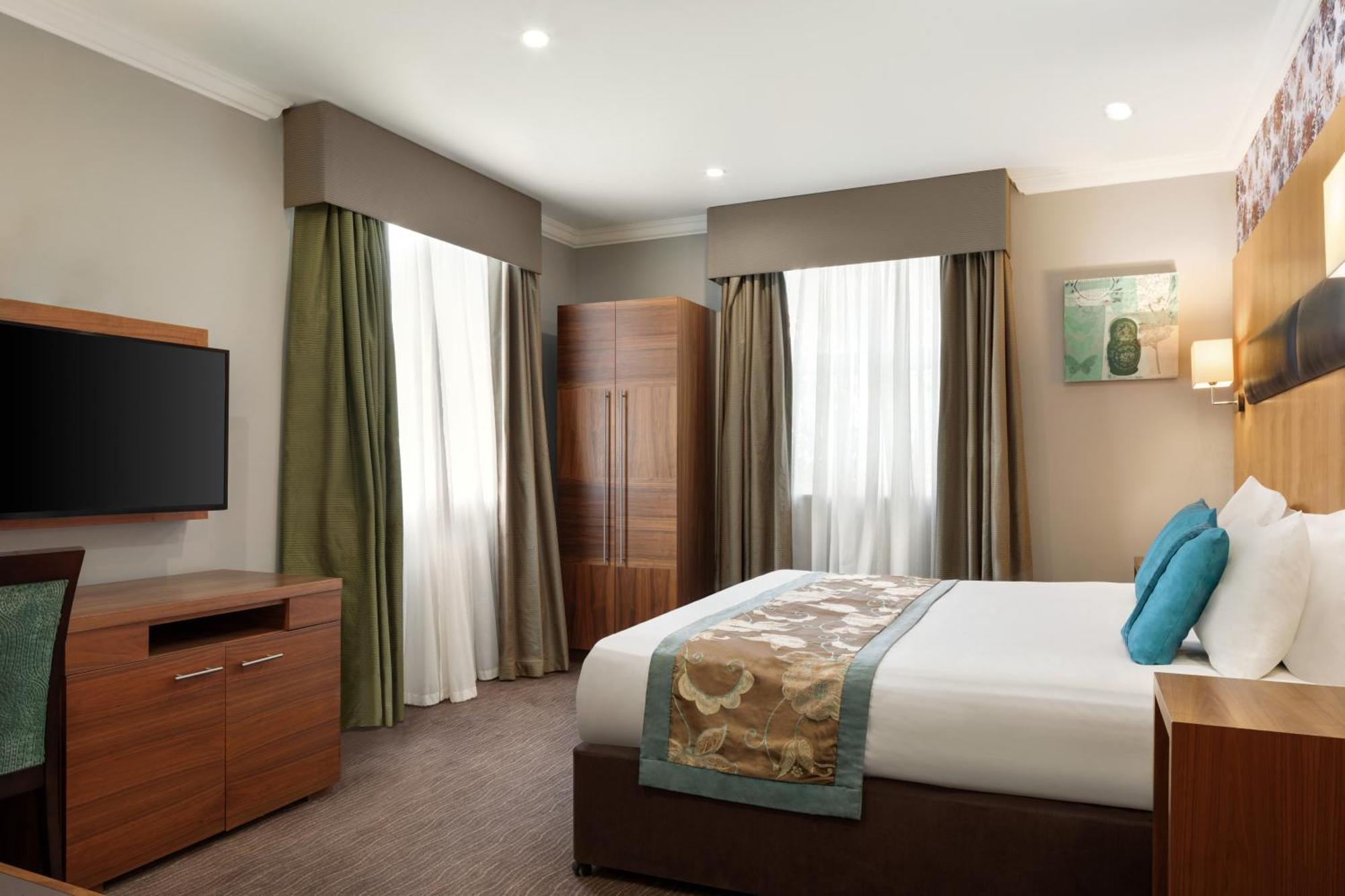 Ramada By Wyndham Cheltenham Golden Valley Exteriér fotografie